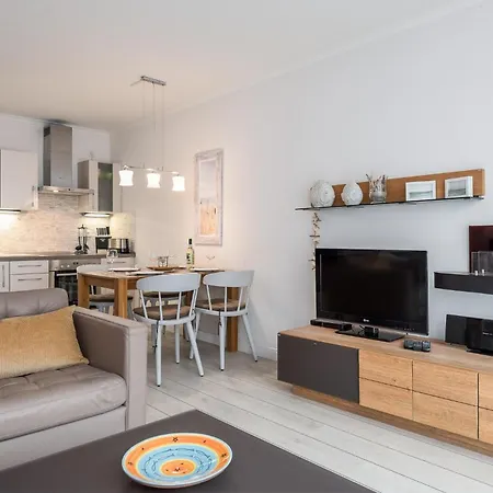 Bernstein We 15 Apartment *